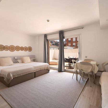 Aparthotel Centric カステルデフェルス エクステリア 写真