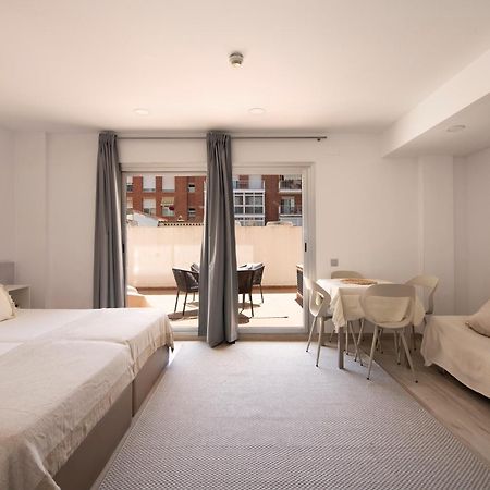 Aparthotel Centric カステルデフェルス エクステリア 写真